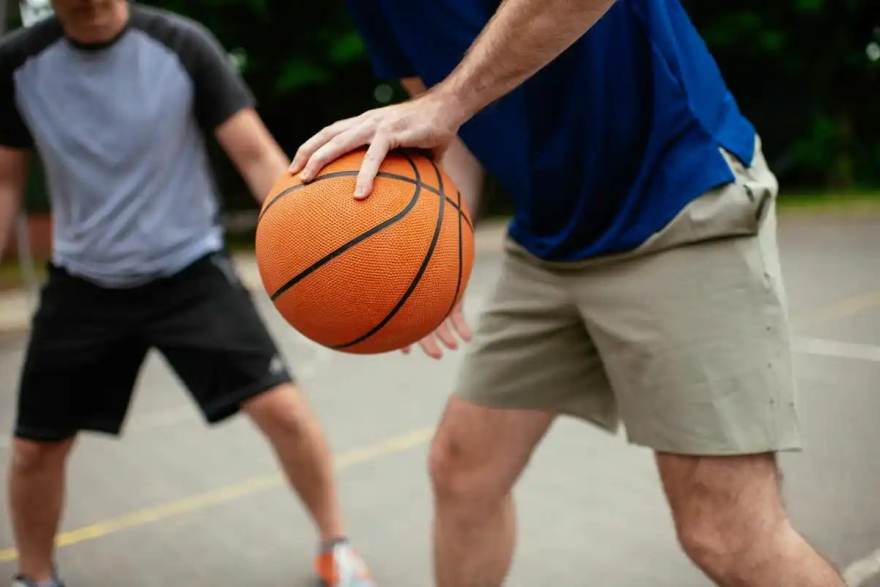 搜球吧 NBA新赛季开局观察:节奏加快后,内线球员的角色正在被重新定义